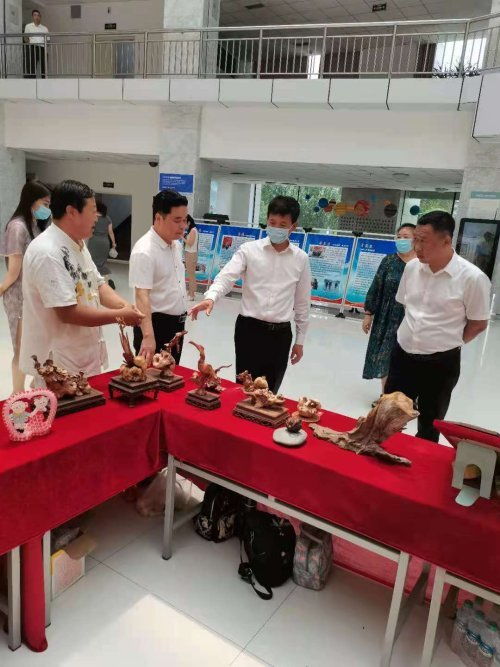 鐵嶺市少兒館與民協聯袂舉辦民間藝術作品展暨文化咨詢服務周